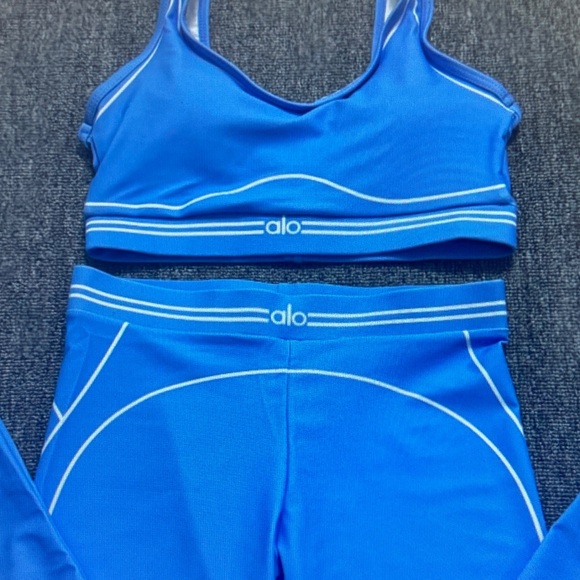 ALO Yoga Bright Blue Seamless Sports Bra & Leggings Set - Picture 2 of 5